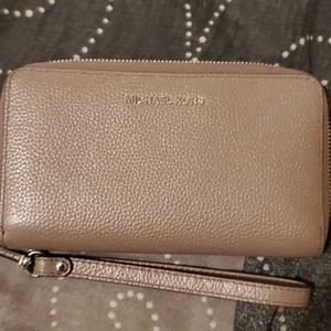 Michael kors wallet